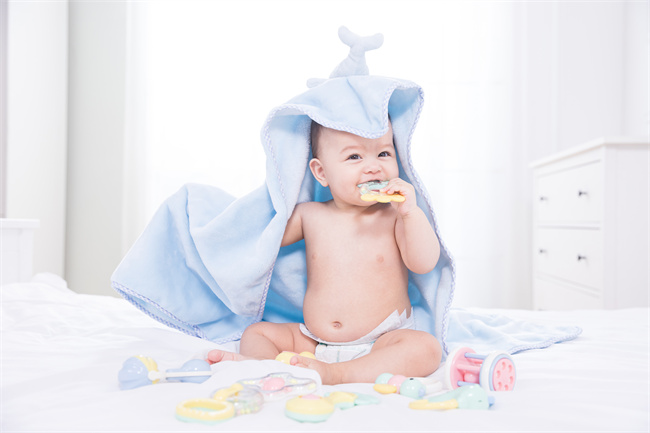 1657187557616818.jpg 攝圖網(wǎng)_501346893_外國嬰兒玩玩具(企業(yè)商用).jpg